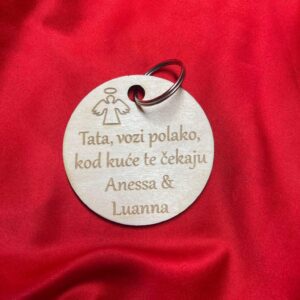 Privjesak s natpisom